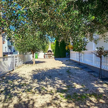 Apartament 2 Bedroom Beautiful In