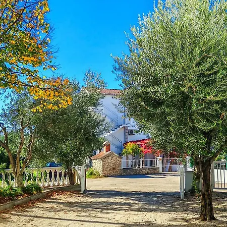 2 Bedroom Beautiful In Apartament *