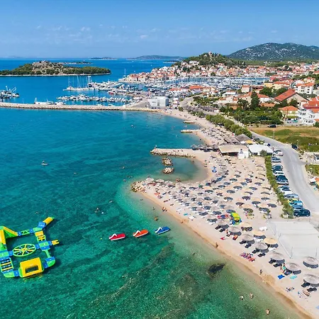 2 Bedroom Beautiful In Vodice